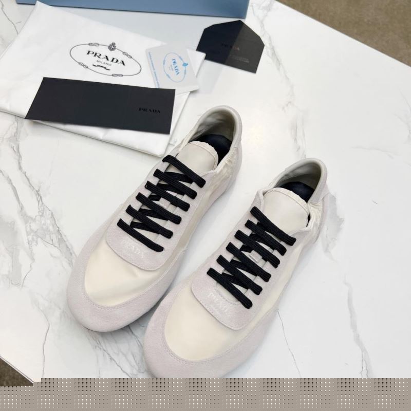 Pra*a casual shoes